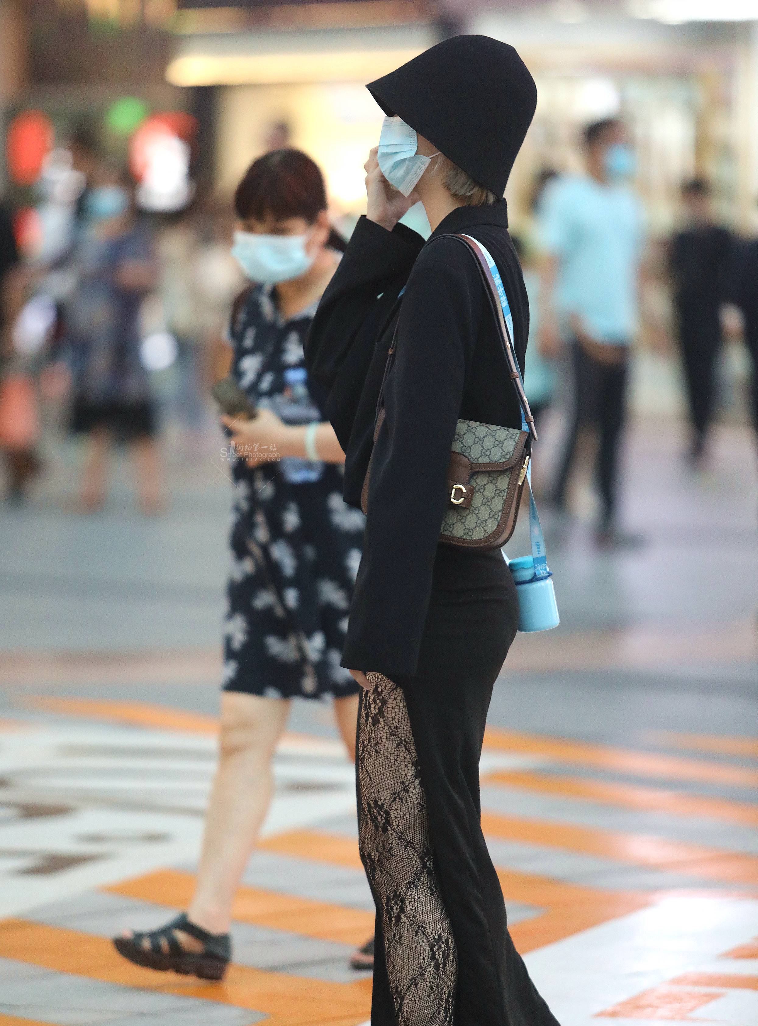  黑 丝妹子